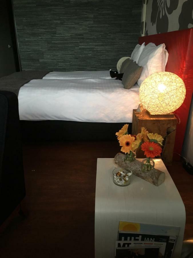 Bed&Breakfast FlowerZzz... Rotterdam Exterior foto